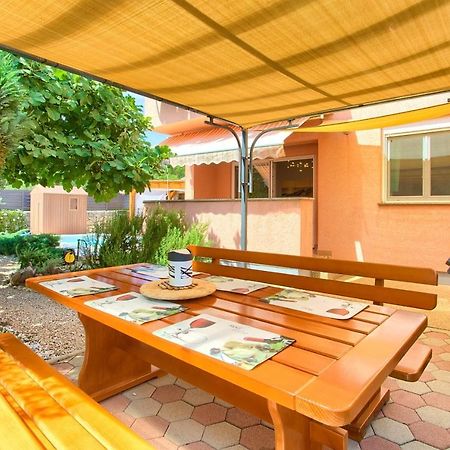 Apartman Bor Krk Krk Town Exterior photo