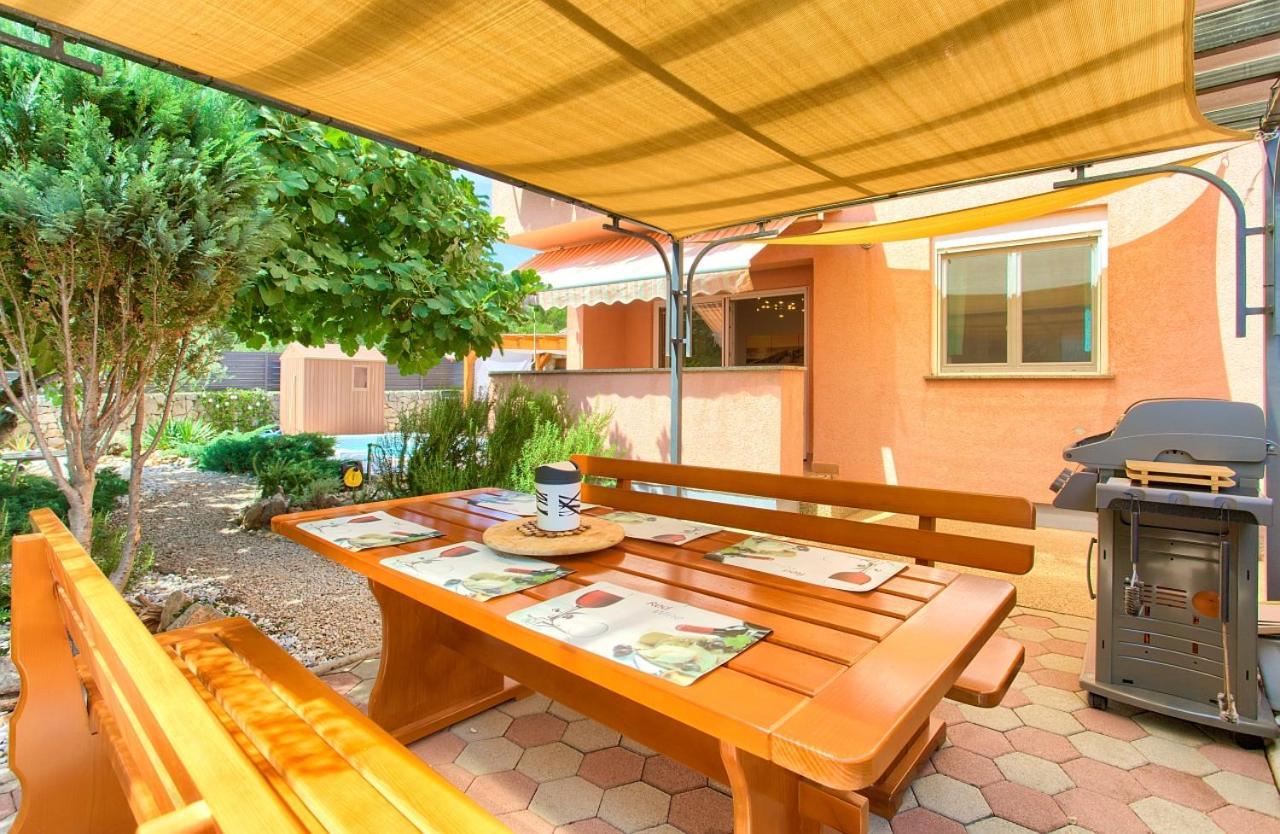Apartman Bor Krk Krk Town Exterior photo