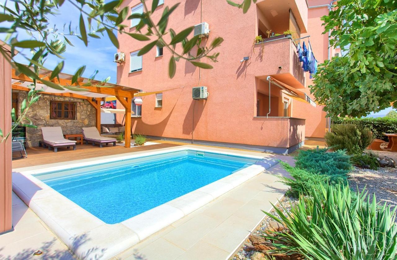 Apartman Bor Krk Krk Town Exterior photo
